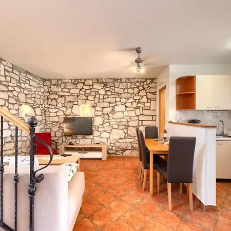 Boutique With Pool In Egotici Holiday home Segotici