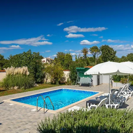 Boutique With Pool In Egotici Holiday home Segotici