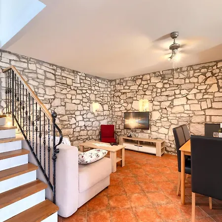 Holiday home Boutique With Pool In Egotici Segotici