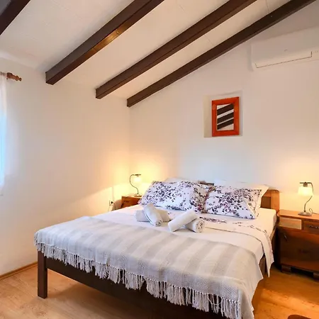Boutique With Pool In Egotici Holiday home Segotici