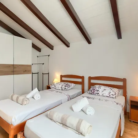 Boutique With Pool In Egotici * Segotici