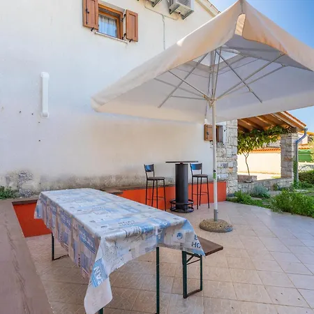 Holiday home Boutique With Pool In Egotici Segotici